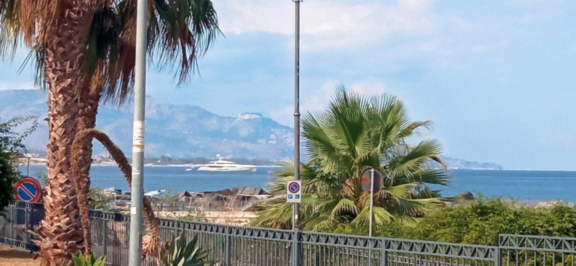 Holiday Home Tropicana マスカリ エクステリア 写真
