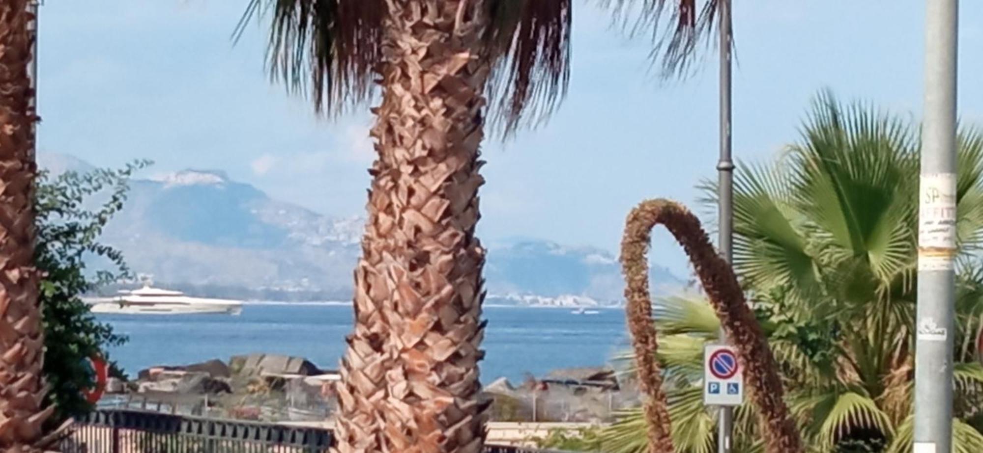 Holiday Home Tropicana マスカリ エクステリア 写真